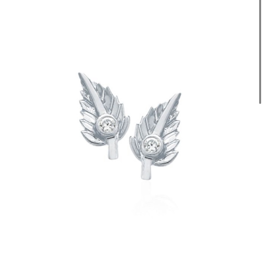 NWT Leaf studs